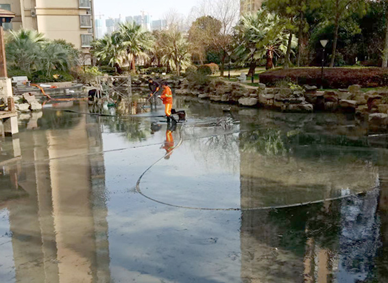 上蔡景观池淤泥清理